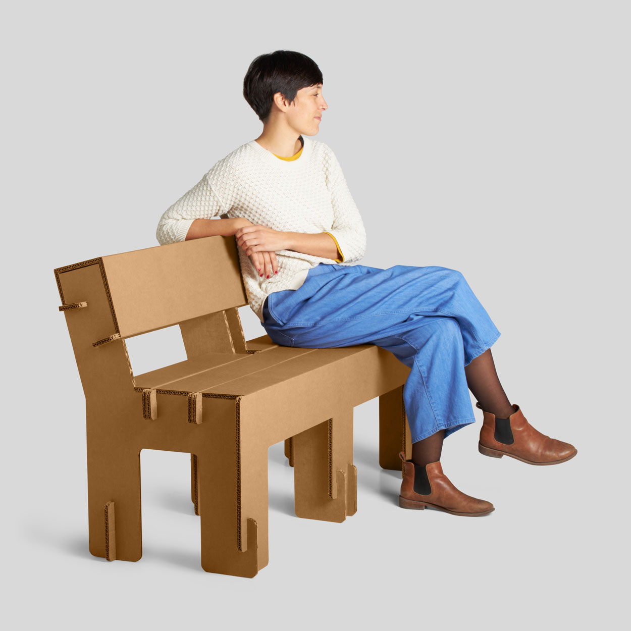 Taray cardboard bench with model