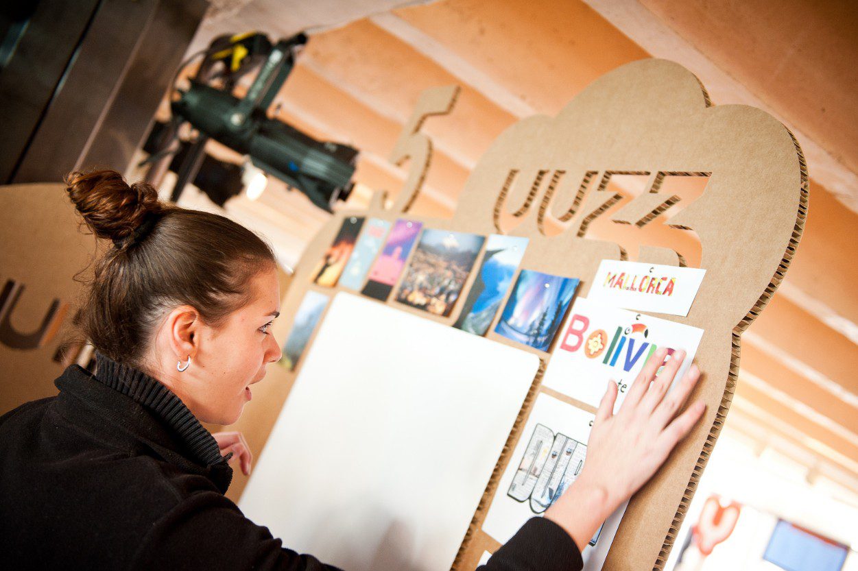 Yuzz_cartonlab_stands-carton_yuzzing-6