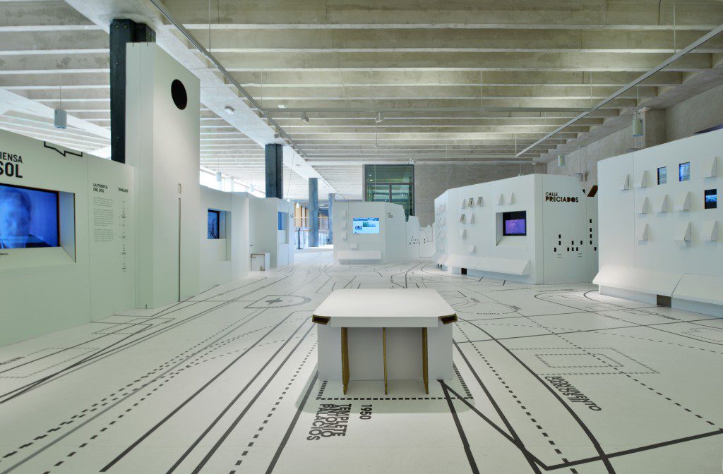 Piensa sol, ciudad de cartón