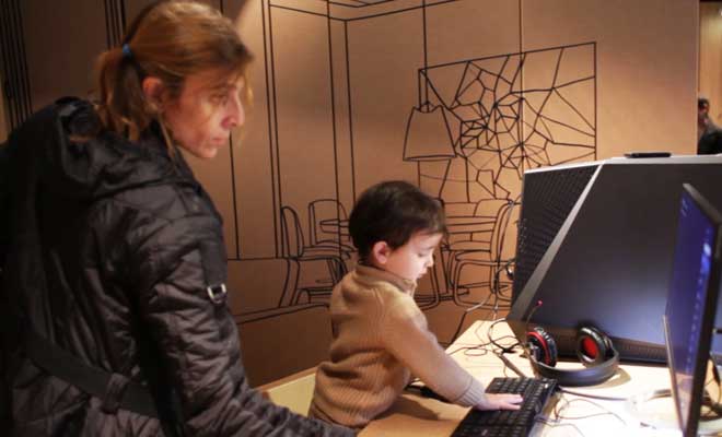 Asus_cartonlab_stand-carton_navidad2013-3