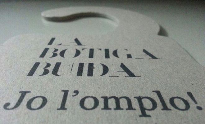 perchas-carton-cartonLAB_la_tienda_vacia-2