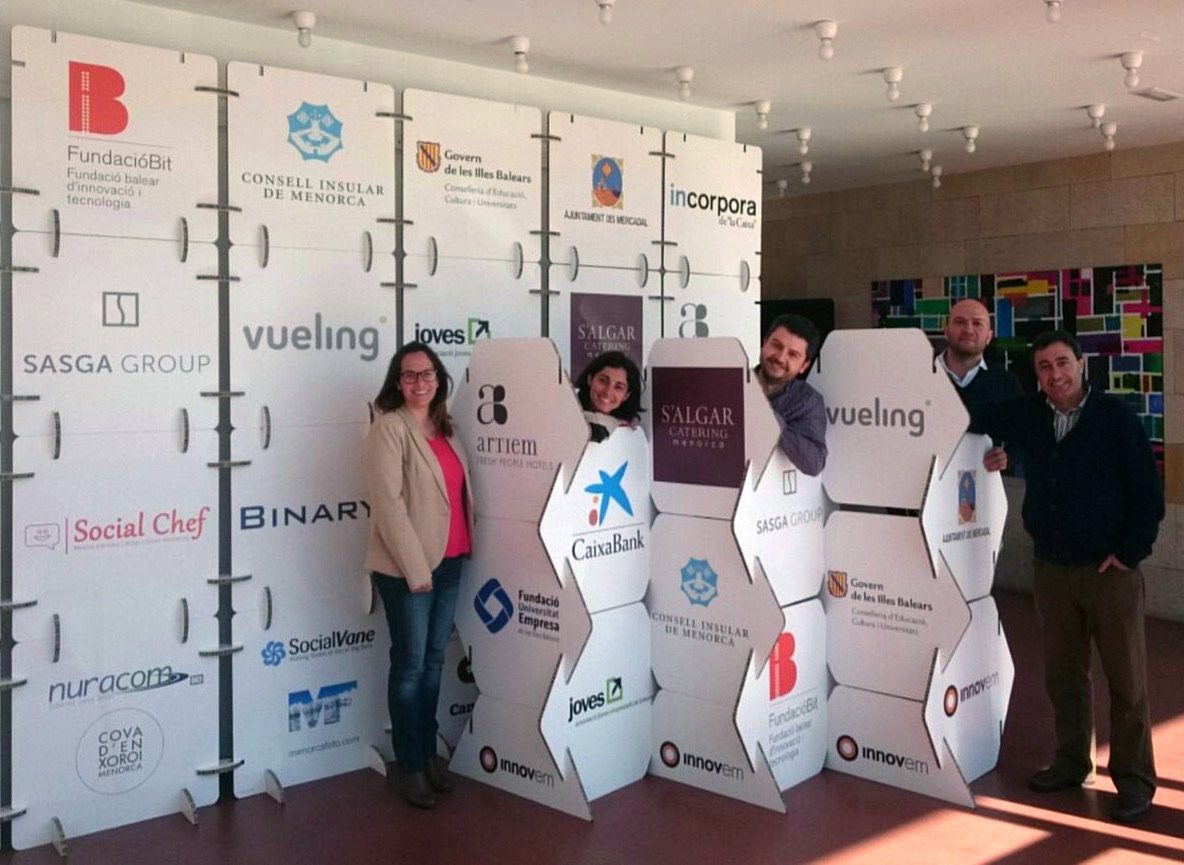 photocall organizacion de eventos sostenibles biombo diseño modular cartonlab