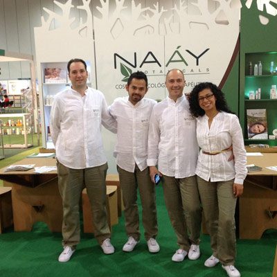 stand-london-cardboard-cartonlab-naay-botanicals