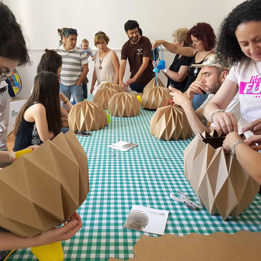 como hacer lamparas carton papel cartonlab recycling market taller actividades workshop como hacer lamparas carton papel cartonlab recycling market taller actividades workshop