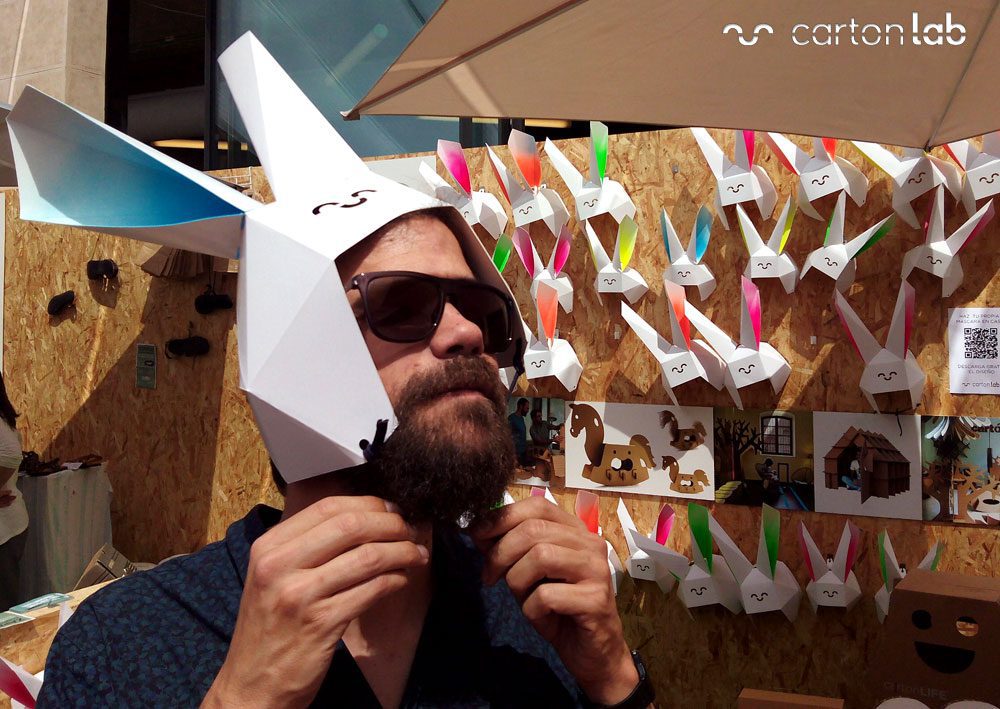 recycling-market-ecoembes-cartonlab-taller-carton-niños (15)