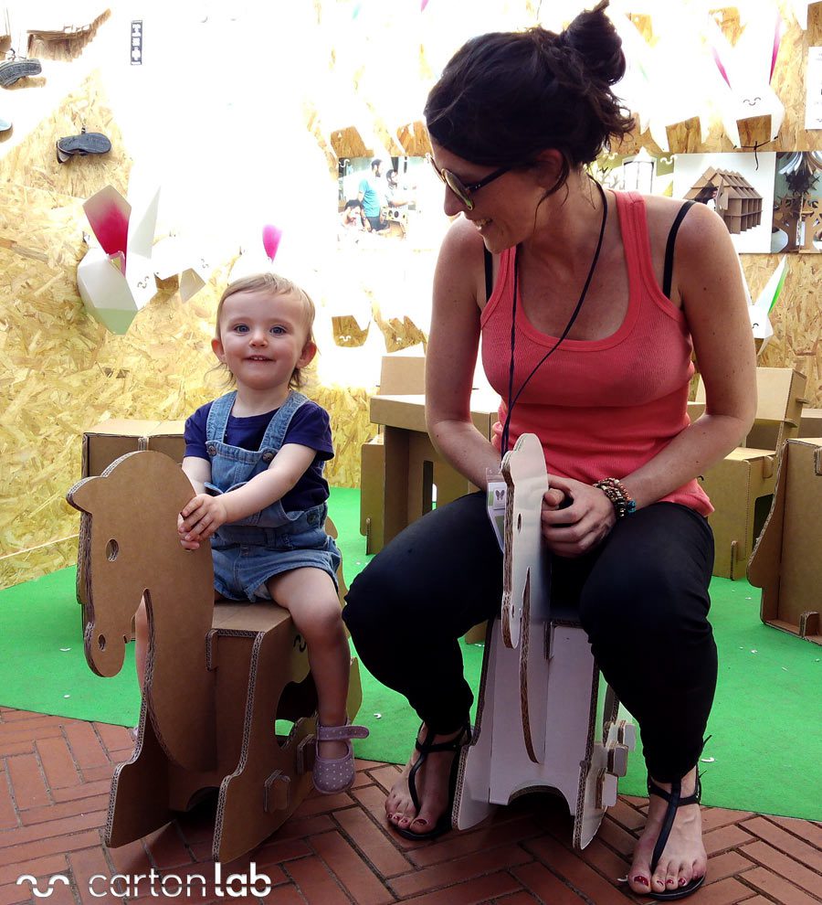 recycling-market-ecoembes-cartonlab-taller-carton-niños (5)