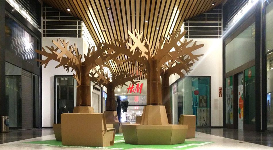 decoracion navideña centro comercial arbol carton area descanso islazul cartonlab