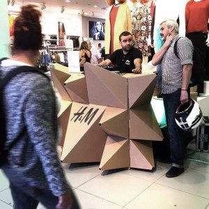 mesa-dj-booth-cardboard-cartonlab-vfn-hm (1)