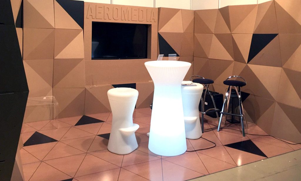 stand-de-aeromedia-bitam-carton (1)