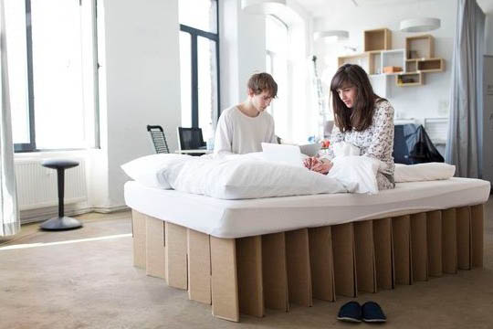 cama de carton estudiantes plegable ecologica cartonlab 1