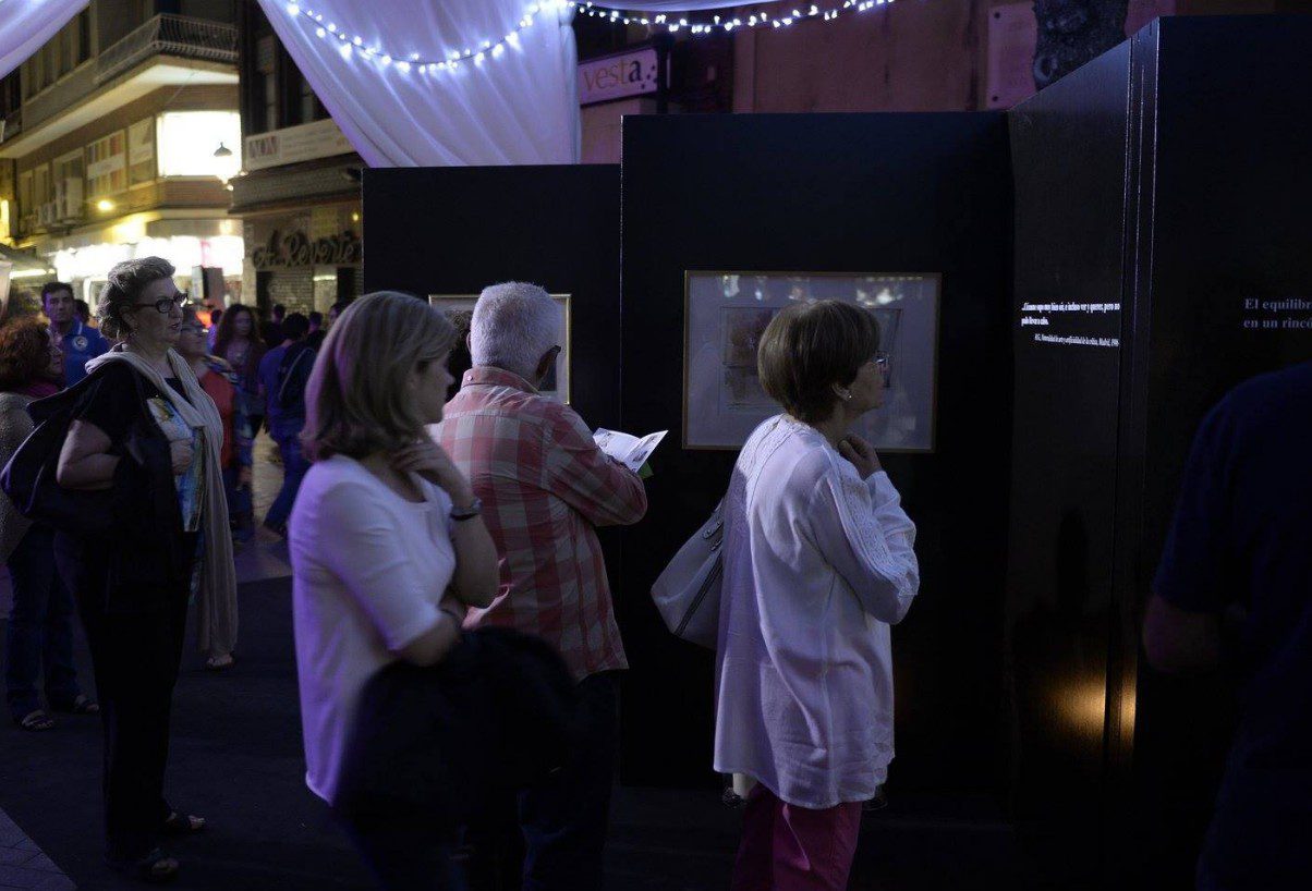 Noche-museos-exposicion-paneles-gaya-cartonlab