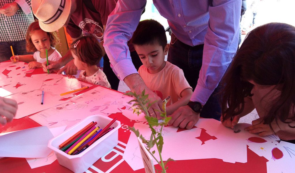 dia-internacional-reciclaje-mascara-conejo-cartonlab