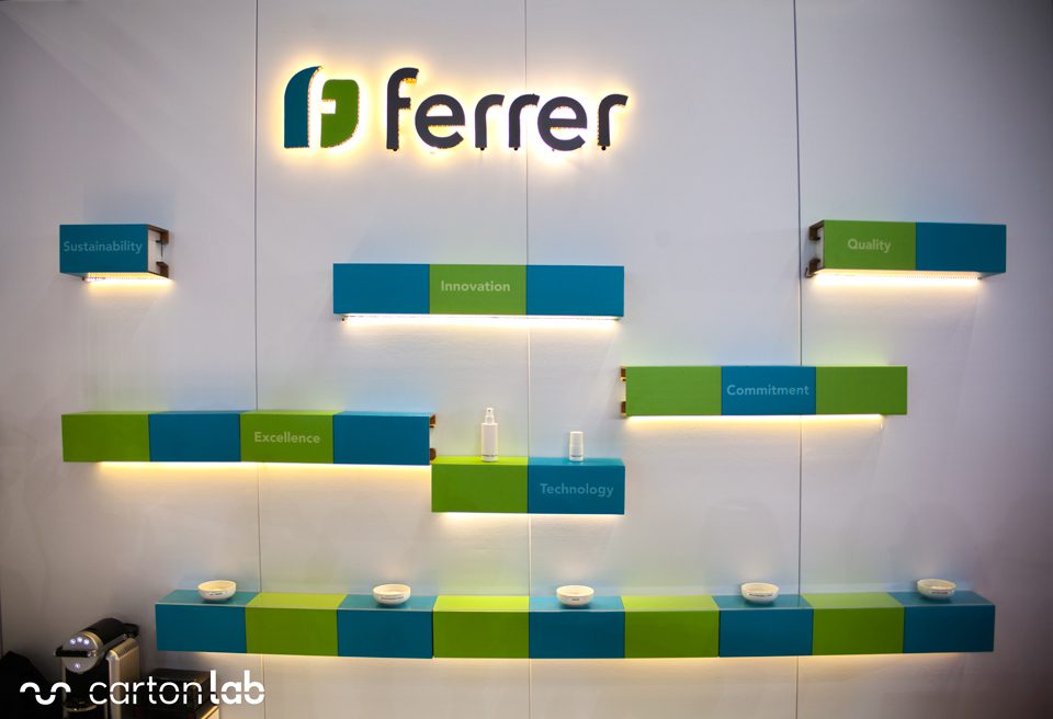 stand-ferrer-ecológico-ferias-internacionales-cartonlab-cosmofarma