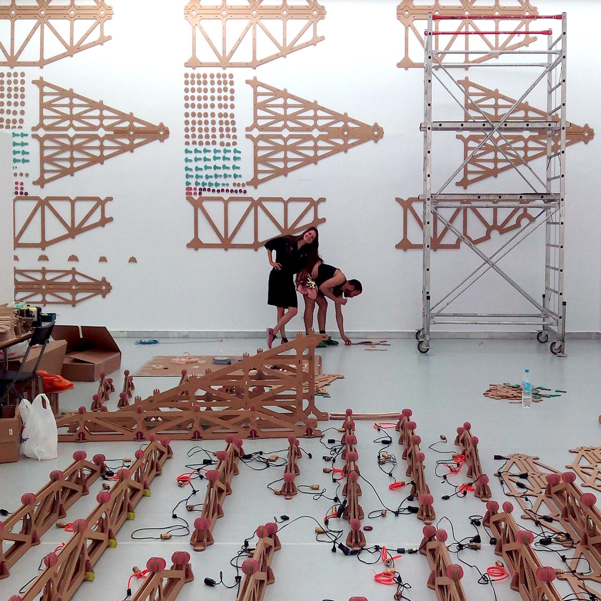 extensible-lamp-cardboard-estructure-cartonlab-art