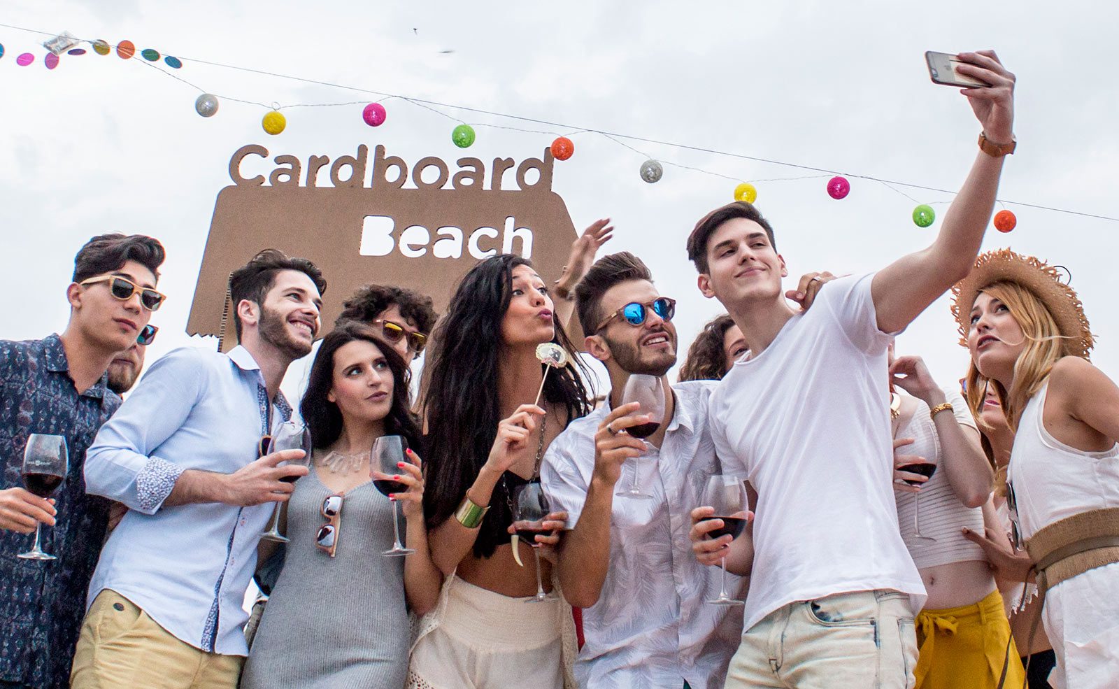 verano-es-mejor-con-amigos-cartonlab