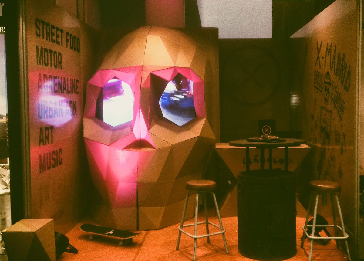 calavera-carton-stand-aecc-encuentro-cartonlab-02-skull-cardboard