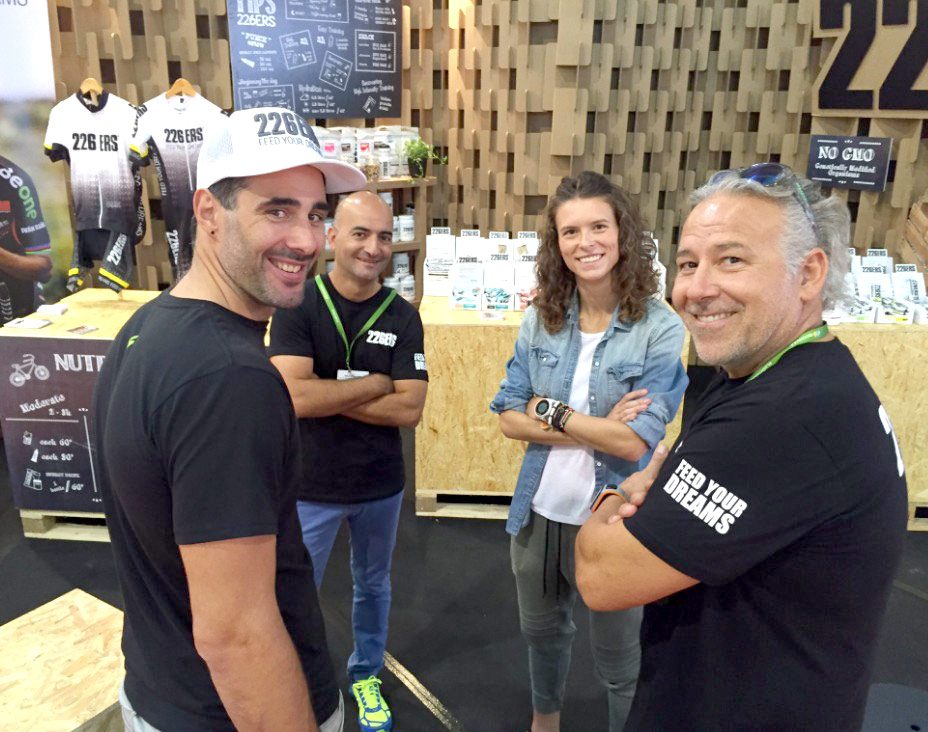 equipo-stand-226ers-carton-unibike-madrid-ifema