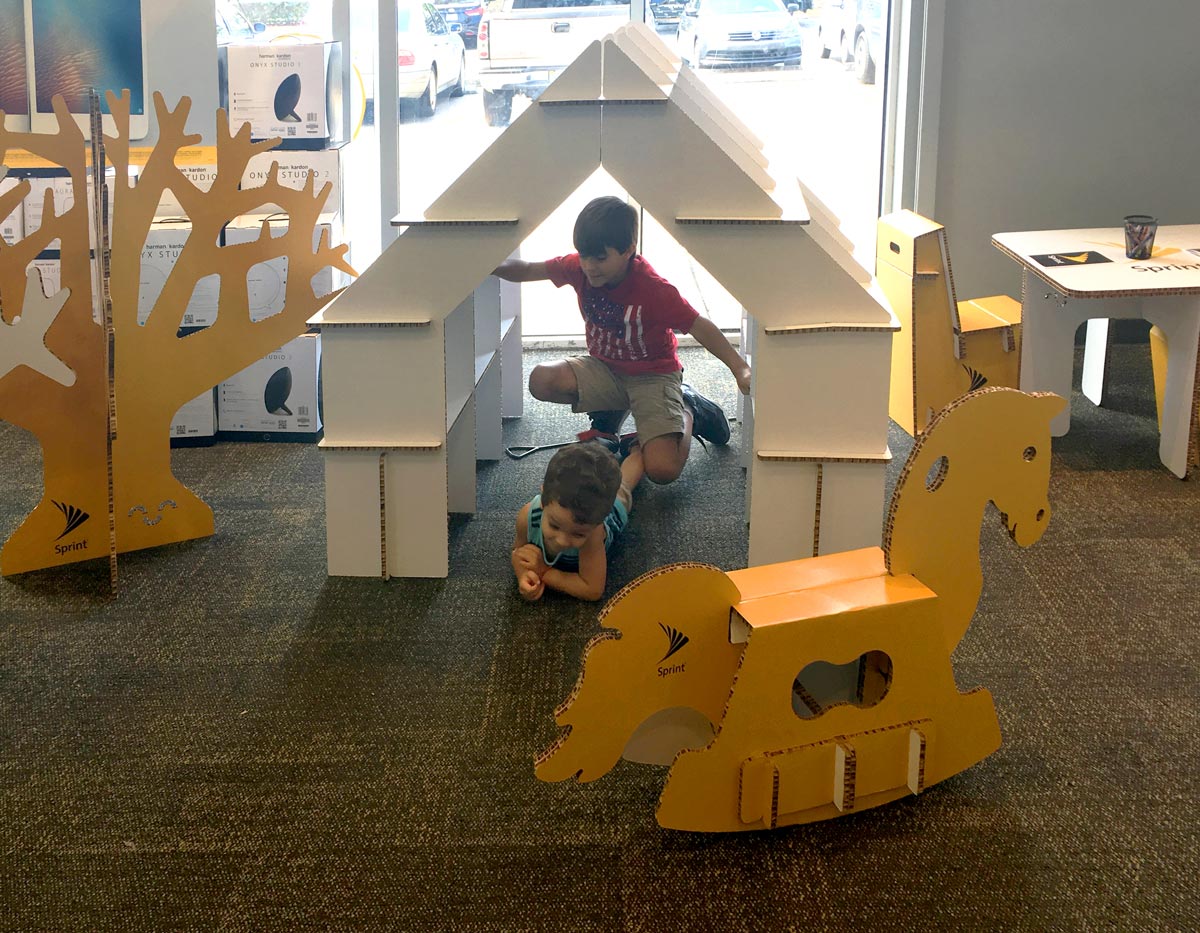 sprint-zona-infantil-decoracion-tienda-cartonlab-4