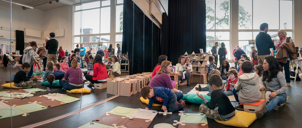 casita-estanteria-libro-infantil-carton-haya-cartonlab-ignacio-do-campo-gan01