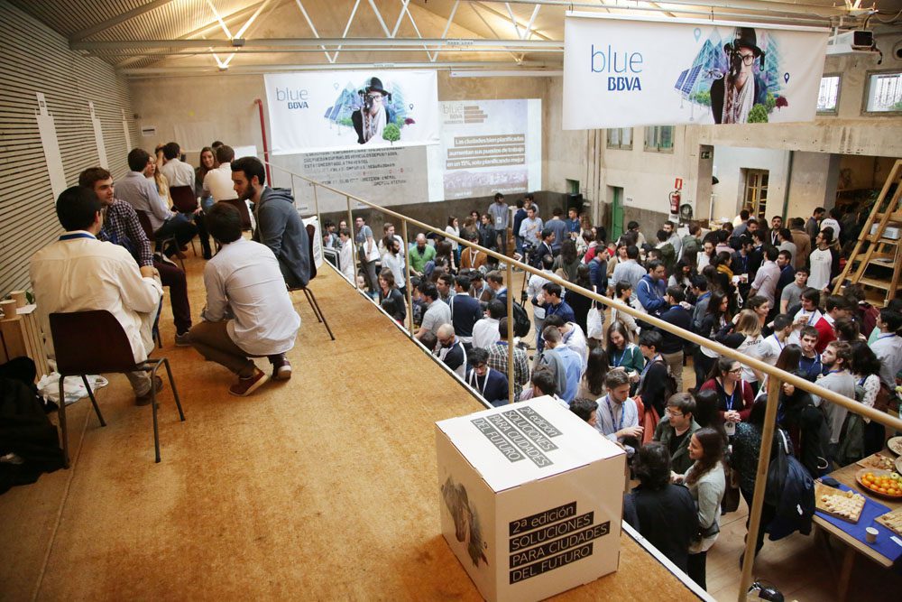 blue-bbva-challenge-2016-ciudades-futuro-evento-cubo-cartonlab02 blue bbva challenge 2016 ciudades futuro evento cubo cartonlab