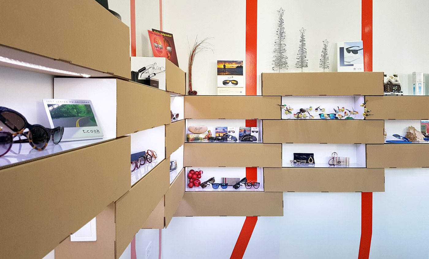 expositores para gafas iluminado carton optica almeria cartonlab