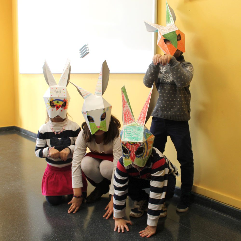 talleres infantiles navideños pozuelo de alarcon estructuras magicas en carton cartonlab mascaras conejo carton 2