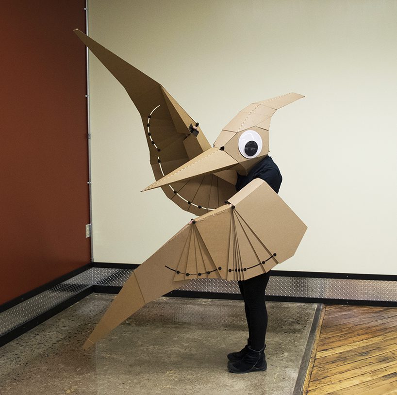 lisa Glover Pterodactilo disfraz carton 
