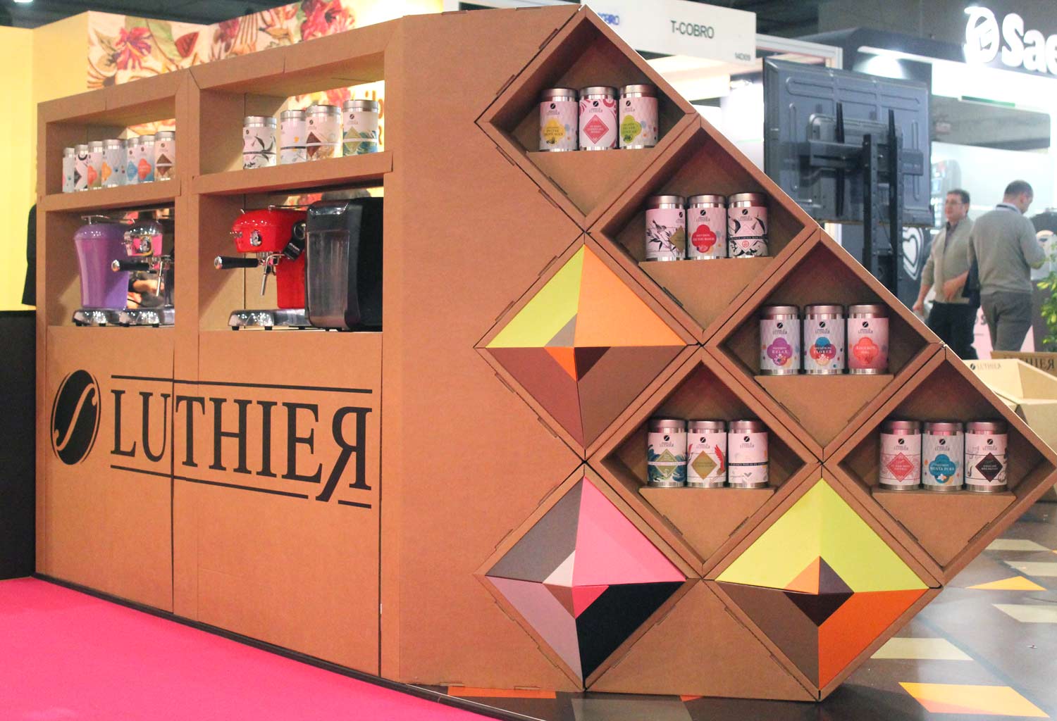 muebles carton Stand Intersicop feria ifema cafe cafeteras te geometrico personalizado luthier intersicop