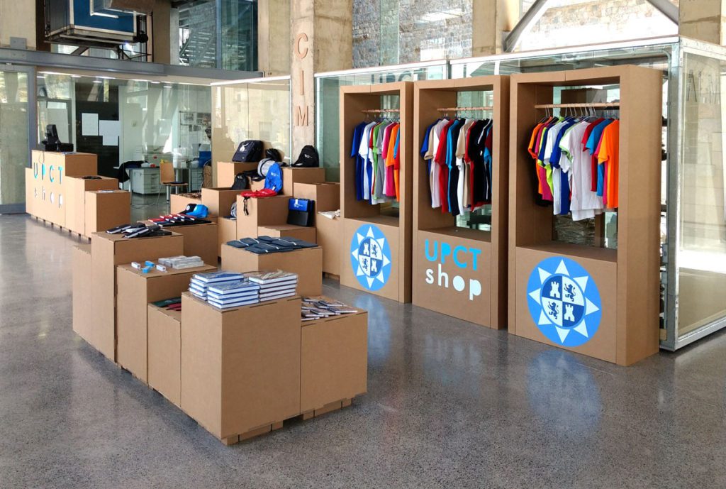 UPCT tienda pop up shop carton