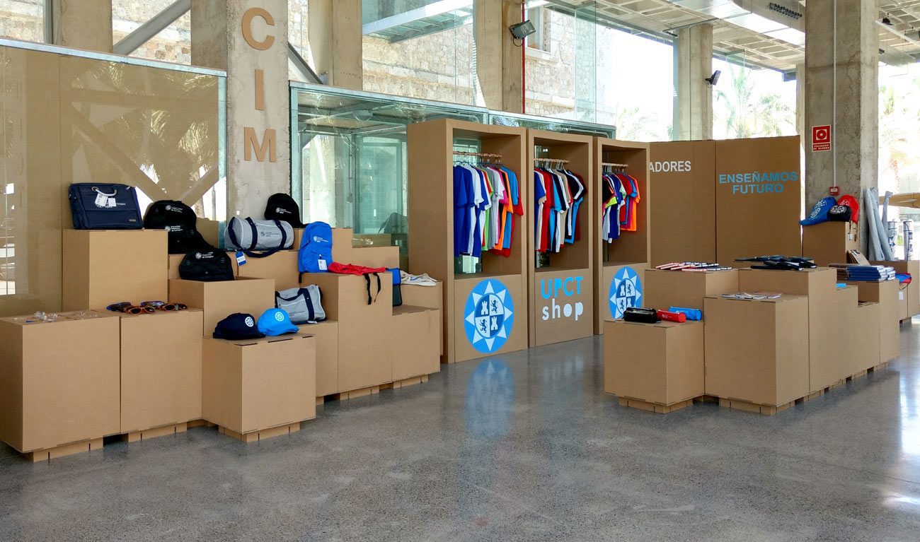 mobiliario muebles tienda efimera pop up store shop