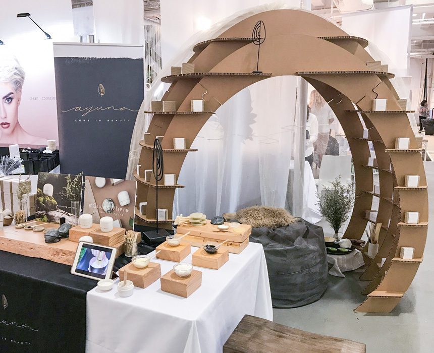 Cabina expositora de cartón