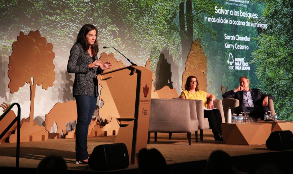 atril escenario carton evento fsc canada