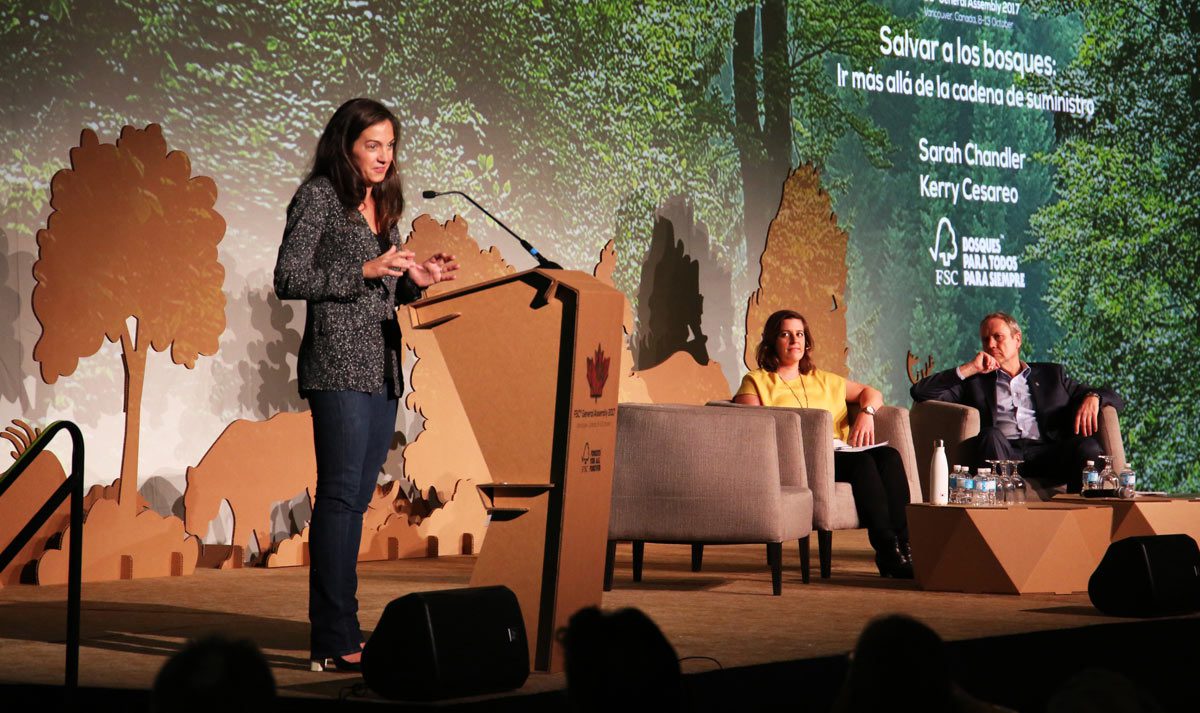 atril escenario carton evento fsc canada