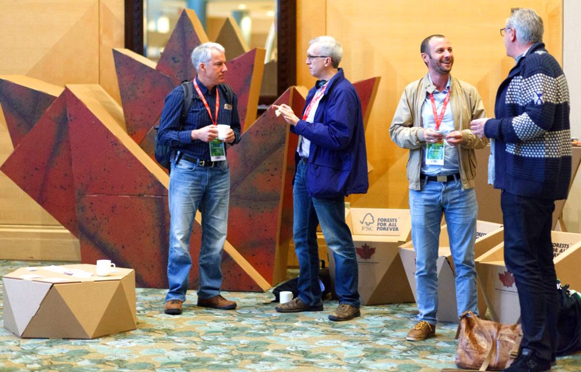 figura hoja Canada carton evento