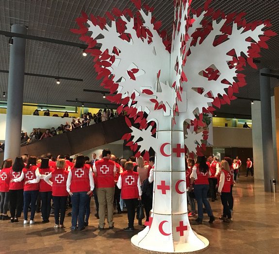 árbol gigante de cartón