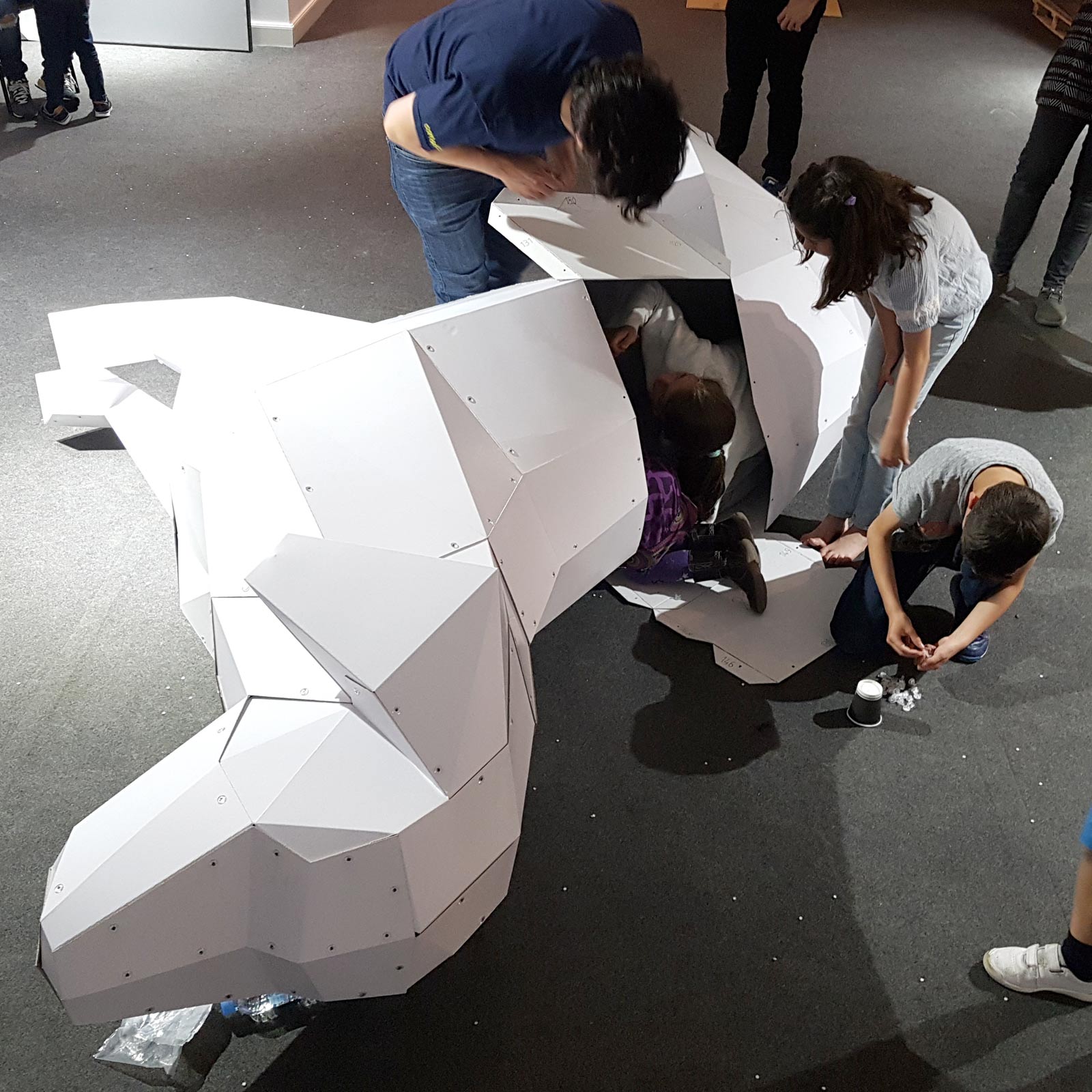 fase final del montaje de perro low poly