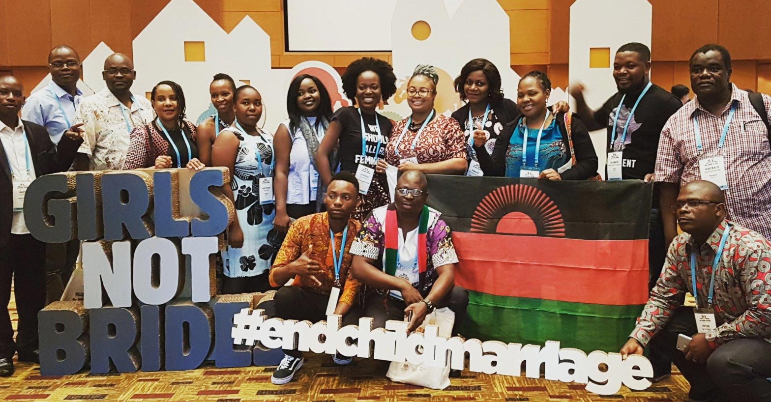 corpóreos carton evento girls not brides