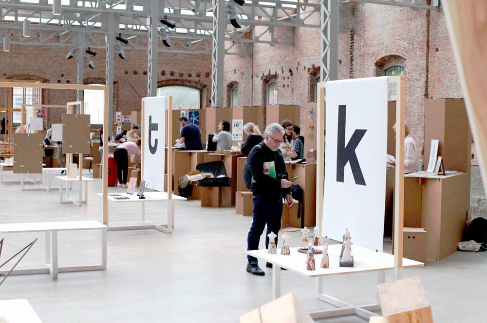 stand mostrador artskills totem