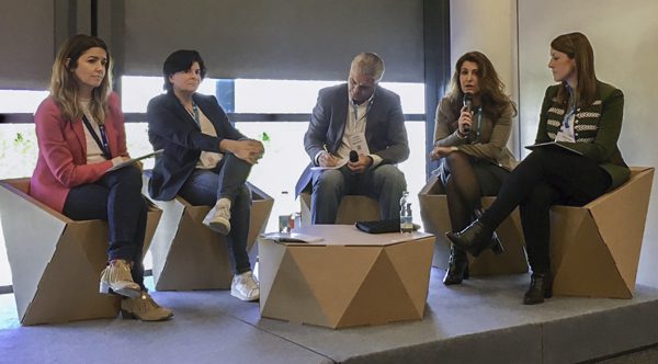 Women Leaders utilizando nuestro diseño ecológico para retail