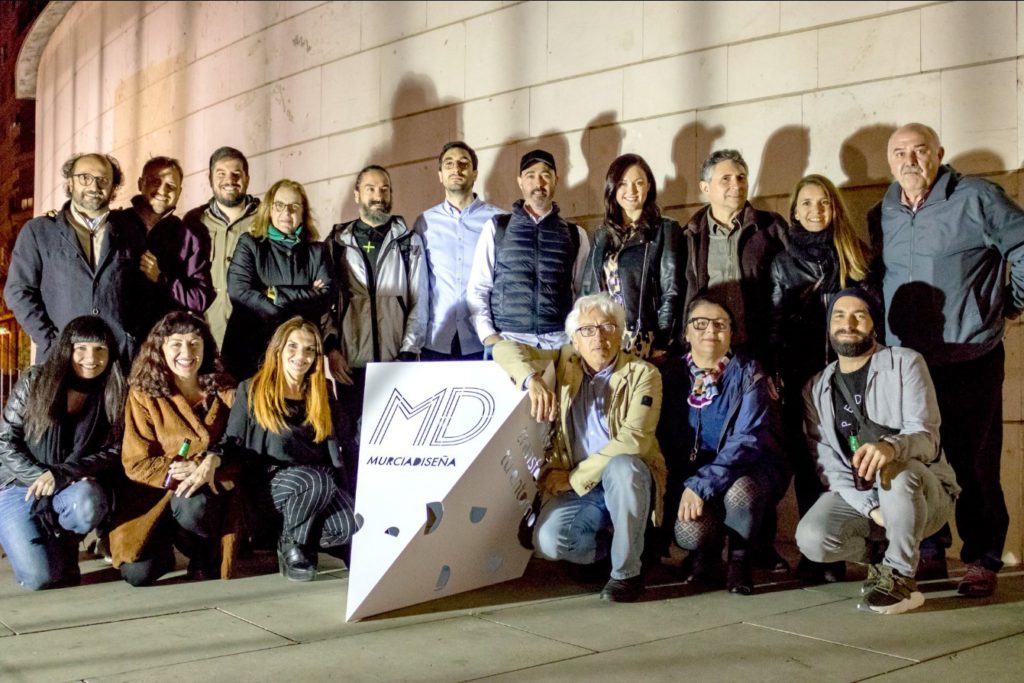Foto de grupo de Murcia Diseña en torno al corpóreo