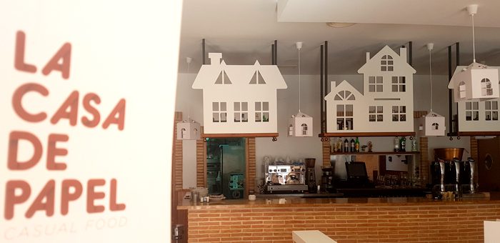 Entrada y barra Casa de Papel