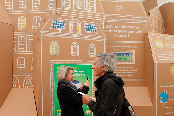 Asistentes atentos al diseño de exposiciones internacionales