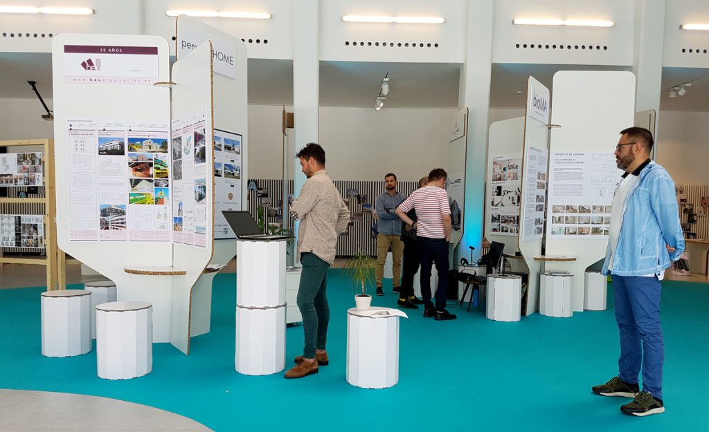 Stands expositores para feria de arquitectura