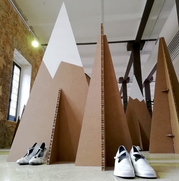 Bosque navideño de cartón