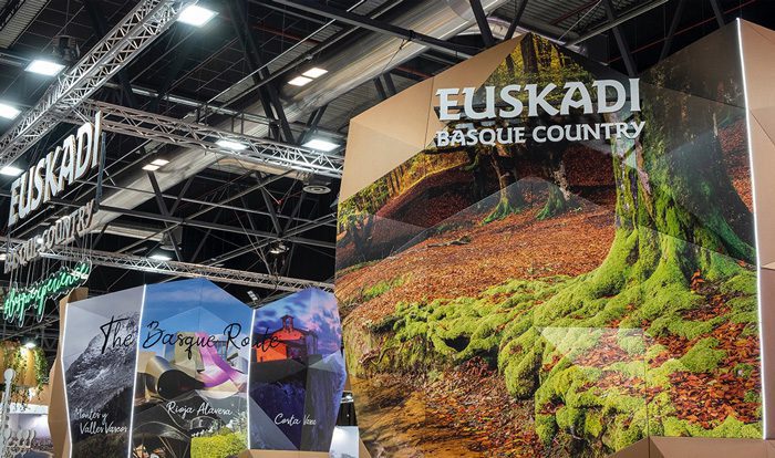 Impresiones digitales gran formato stand de Euskadi