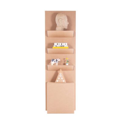 Expositor tótem Alakran con productos