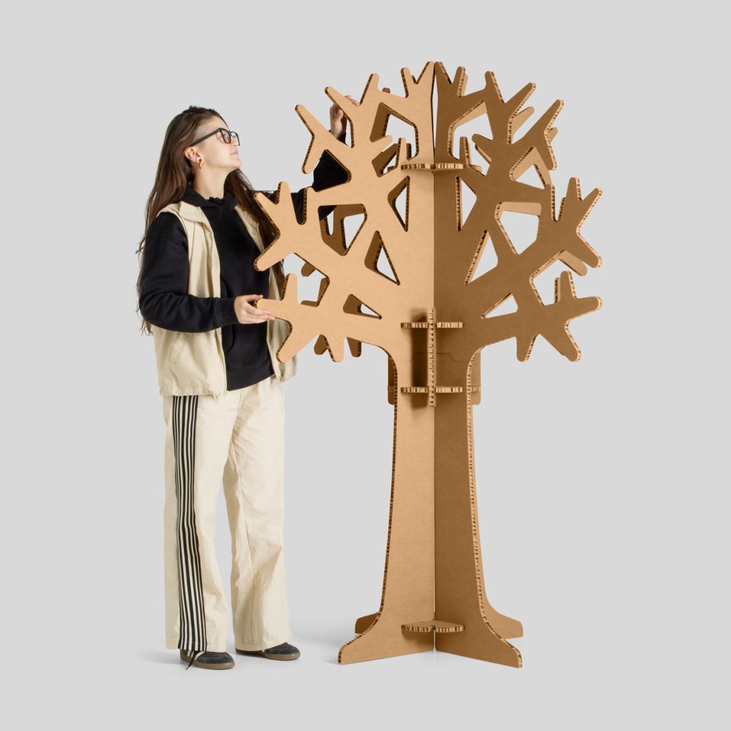 Árbol branch 180. Acabado kraft. Con persona.