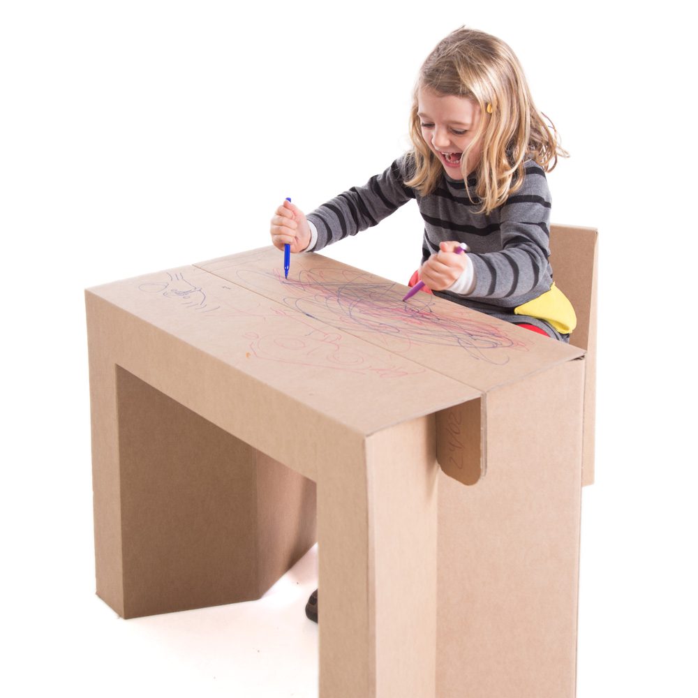 Pintando el escritorio plegable infantil