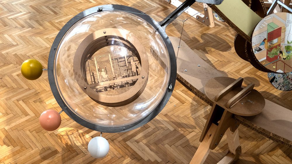 Esfera metacrilato para exposicion Roma