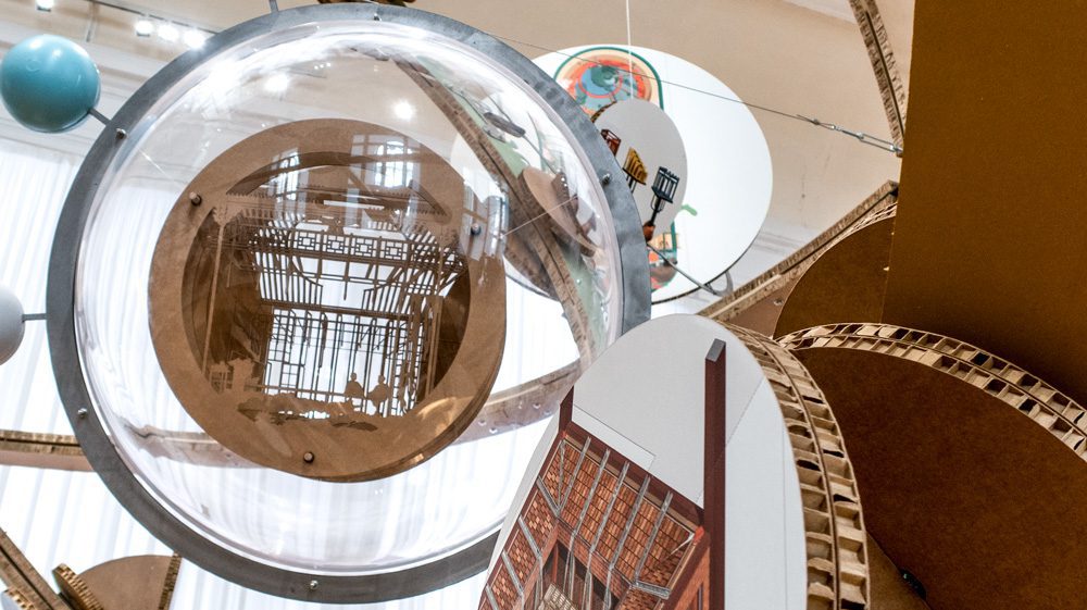 Maqueta esférica. Cosmowomen.